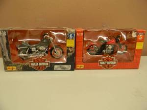 lot 35 image: MAISTO 118 SCALE DIE-CAST METAL COLLECTIBLE - #31360 1948 FL PANHEAD & 1999 FXDL DYNA LOW RIDER MOTOR CYCLES HARLEY-DAVIDSON - NICE - NEW IN BOX - GREAT PIECES - SEE PICTURES