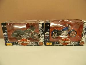 lot 36 image: MAISTO 118 SCALE DIE-CAST METAL COLLECTIBLE - #31360 XLH SPORTSTER 1200 & FLHT ELECTRA GLIDE STANDARD MOTOR CYCLES HARLEY-DAVIDSON - NICE - NEW IN BOX - GREAT PIECES - SEE PICTURES