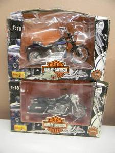 lot 43 image: MAISTO 118 SCALE DIE-CAST METAL COLLECTIBLE MODELS #31360 - FXSTSB BAD BOY - FLHR ROAD KING MOTOR CYCLES HARLEY-DAVIDSON - NICE - NEW IN BOX - GREAT PIECES - SEE PICTURES