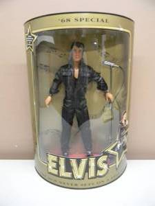 lot 50 image: ELVIS THE SUN NEVER SETS ON A LEGAND 68 SPECIAL FIGURE - 1993 HASBRO - NICE - NEW IN BOX - GREAT PIECE - APPROX 13 - SEE PICTURES