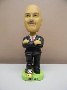 lot 55 image: JESSE VENTURA GOVENOR DFL BOBBLEHEAD - VERY COOL PIECE - NICE - NEW IN BOX - GREAT PIECE - APPROX 8 - SEE PICTURES