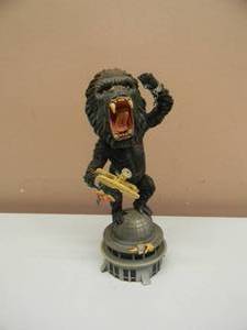 lot 57 image: RARE - NECA King Kong The 8th Wonder of the World Original Bobblehead - UNIVERSAL STUDIOS Hand Painted Series - AWESOME PIECE - APPROX 10 - SEE PICTURES