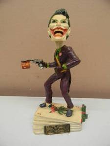 lot 61 image: THE JOKER MONOGRAM MASTERWORKS DC COMICS BOBBLEHEAD - VERY COOL PIECE - APPROX 9 - SEE PICTURES