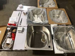 Lot of assorted Kitchen Sinks, Customer returns, Review all pictures