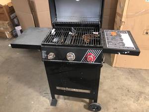 Dyna-Glo  3-Burner Propane Gas Grill in Matte Black with TriVantage Multi-Functional Cooking System, Customer return, Review all pictures
