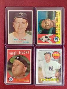 lot 83 image: (4) Vintage Yankees Cards - 1950s & 60s