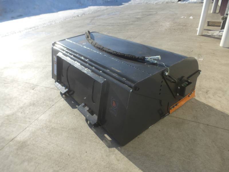lot 139 image: 2022 Wolverine Box Sweeper Attachment 72