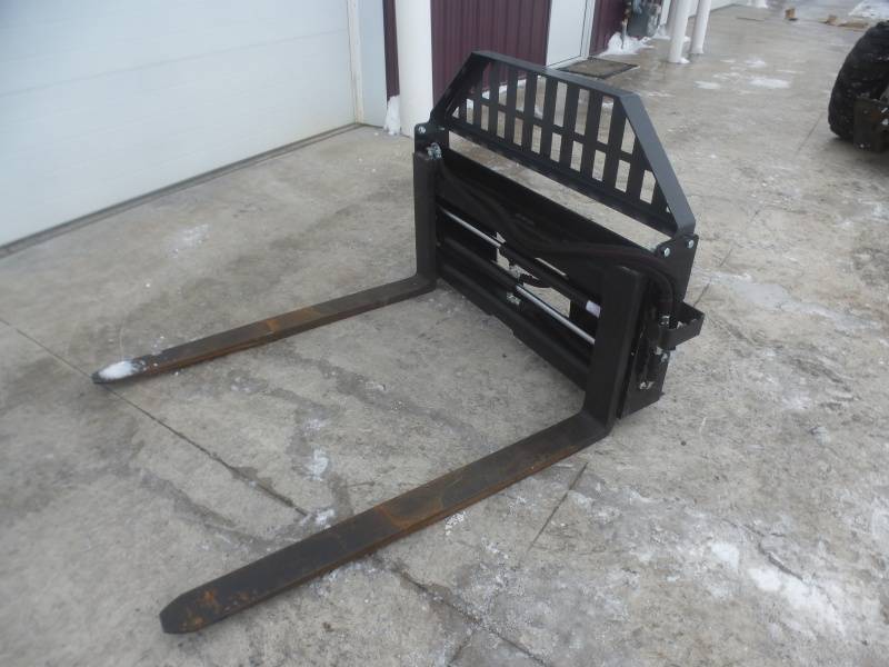 lot 157 image: 2022 Hydraulic Pallet Forks 48