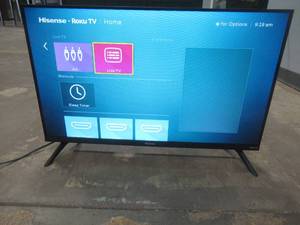 lot 73 image: Hisense 32 Class 720P HD LED LCD Roku Smart TV H4030F Series 32H4030F3