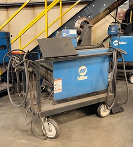 lot 8 image: Miller Deltaweld 452