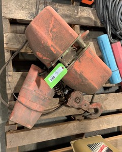 lot 23 image: Jet 2 Ton Hoist