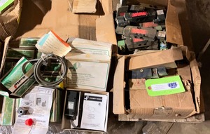 lot 16 image: Welder Electrical Parts