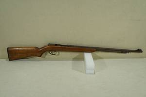 lot 21 image: 1939 Remington 341-P Sportmaster Bolt Action .22 SLLR Rifle
