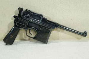 lot 28 image: Mauser C96 Broom Handle 7.63 x 25mm Semi Automatic Pistol - Late Post War Bolo