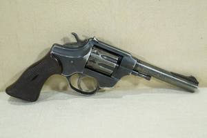 lot 30 image: 1955 Hi-Standard Sentinel R-100 .22 Cal Revolver - 5 Barrel