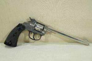 lot 38 image: Harrington & Richardson Model 1906 .22 Cal Rimfire Solid Frame Double Action Revolver