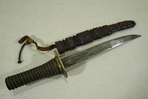 lot 65 image: Antique Leather Wrapped Handle Brass Pommel Knife with Leather Sheath