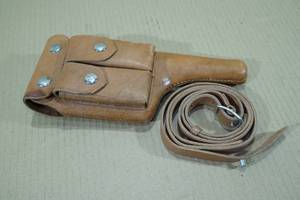 lot 99 image: Light Brown Leather Pistol Holster