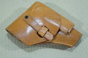 lot 105 image: Light Brown Leather Pistol Holster