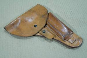 lot 119 image: Light Brown Leather Pistol Holster