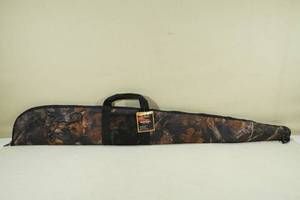 lot 154 image: Guidesman Soft Camo Shotgun Case