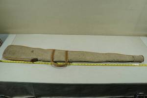lot 158 image: Vintage Red Head Canvas Long Gun Case