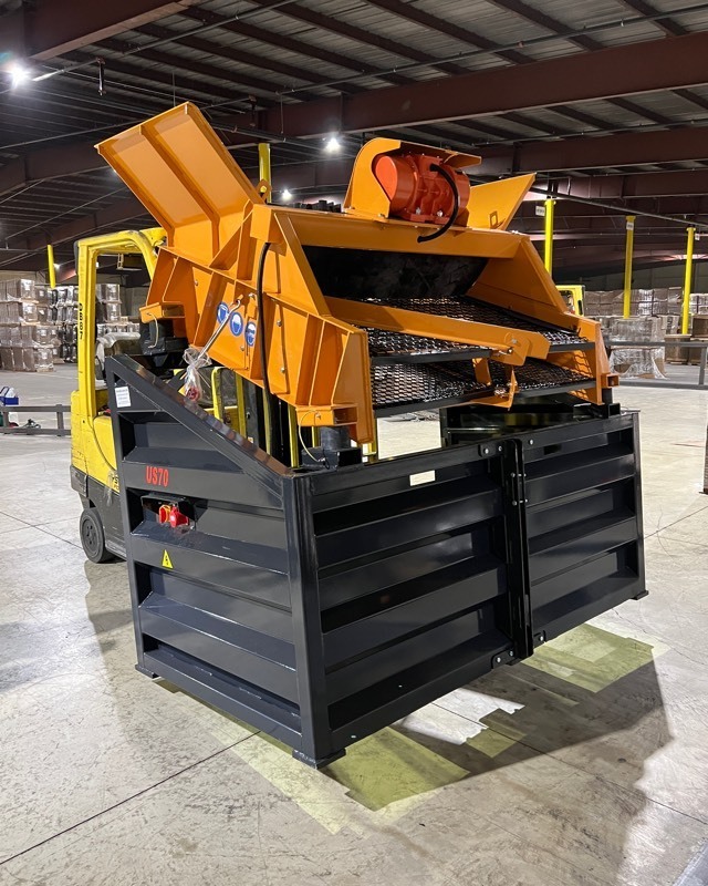 lot 54 image: Skid Mounted Screener