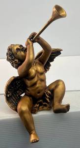 Vintage Gold Tone 7 12 Sitting Cherub With Horn (Horn Has Been Glued)