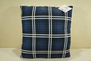 lot 207 image: Oversized Decorative Pillow -24x24
