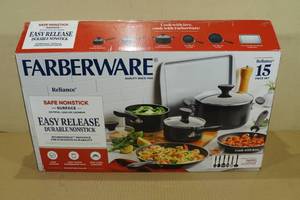 lot 11 image: Farberware 15 Piece Cookware Set