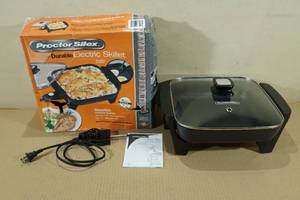 lot 14 image: Proctor Silex Electric Nonstick Skillet