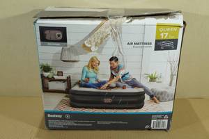 lot 51 image: Bestway Air Mattress with Built in Pump -17 Tall Queen