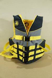 lot 119 image: Body Glove Adult Life Jacket -LXL
