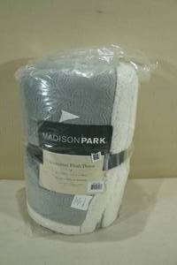 lot 184 image: Madison Park Oversized Throw -60x70