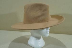 lot 185 image: Universal Threads Wide Brim Adjustable Hat -Camel