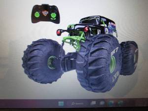 Monster Jam 16 Mega Grave Digger A...