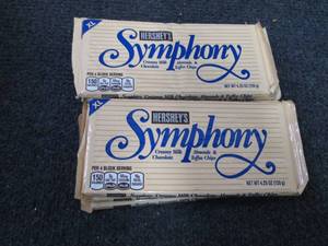6- 4.25 oz Hersheys Symphony Bars...