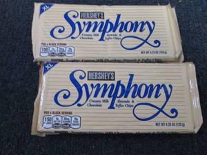 6- 4.25 oz Hersheys Symphony Bars...