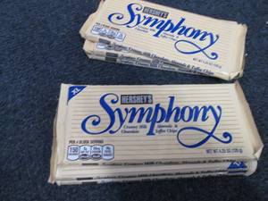 6- 4.25 oz Hersheys Symphony Bars...