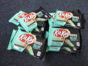 12- 1.5 oz KitKat Duos Bars...