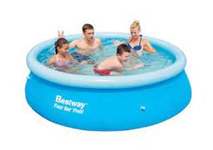 lot 16 image: Bestway 8 x 26 Fast Set Inflatable Above Ground Swimming Pool