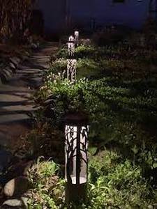 lot 32 image: Tommy Bahama Solar LED Pathway Lights, 6-Pack