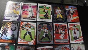 Joe Burrow Base Insert & Parallel Football Card Lot  20 Different Cards