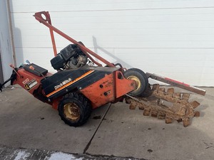 Ditch Witch 1020 Commercial Trencher