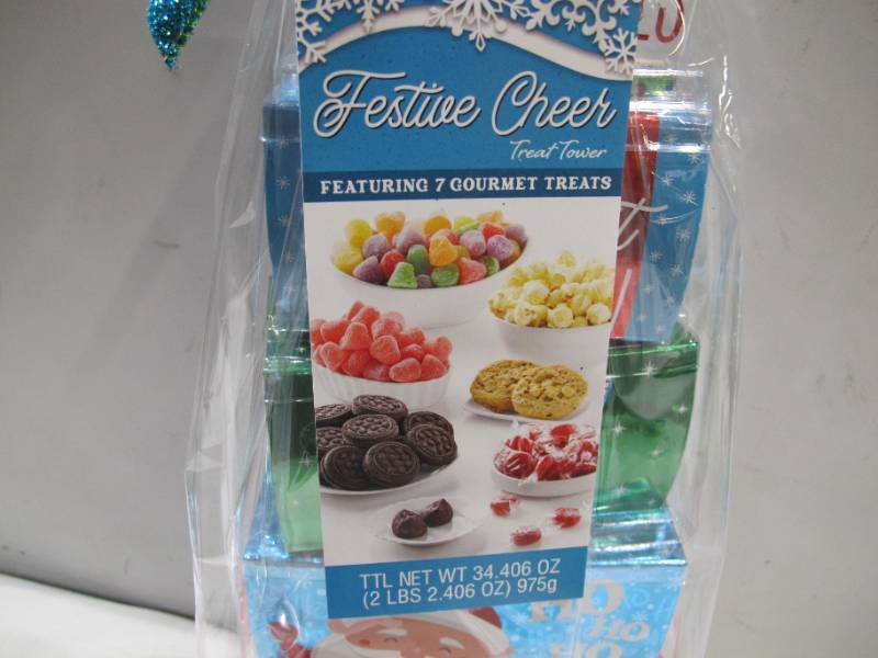 lot 340 image: NEW 6 Box Festive Cheer Treat Tower