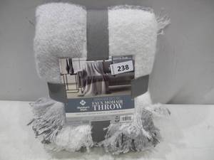 lot 238 image: NEW Members Mark Faux Mohair Oversized 60x70 Throw Blanket - Gray
