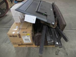 lot 122 image: Pallet of Store Overstock Store and Ecommerce Product and Returns - Damaged or Missing Parts