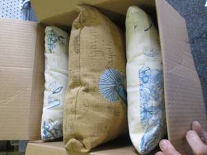 3 bird pillows ...