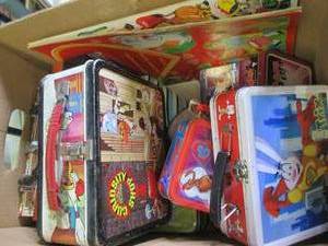 lot of metal vintage lunch boxes ...