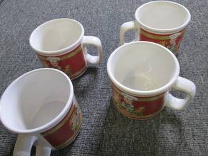 4 campbells soup mugs ...
